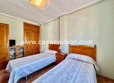 Sale - Bungalow - Torrevieja - Centro