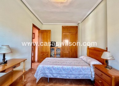 Sale - Bungalow - Torrevieja - Centro
