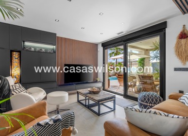 Venta - Chalet - Benijofar