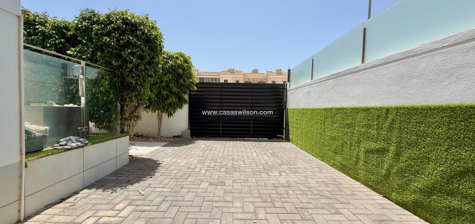 Venta - Chalet - Ciudad Quesada