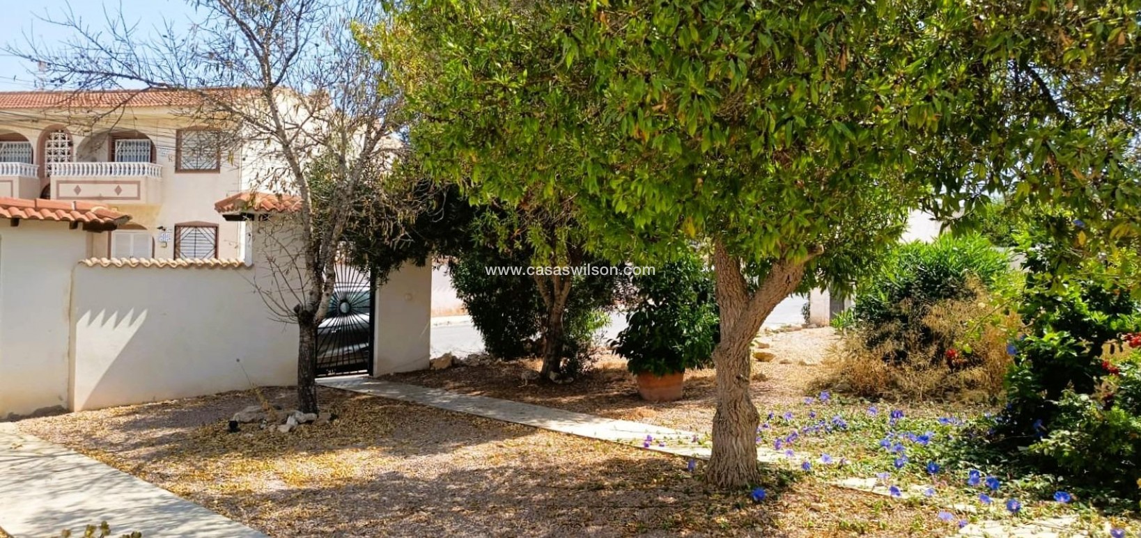 Sale - Bungalow - Torrevieja - Costa Blanca