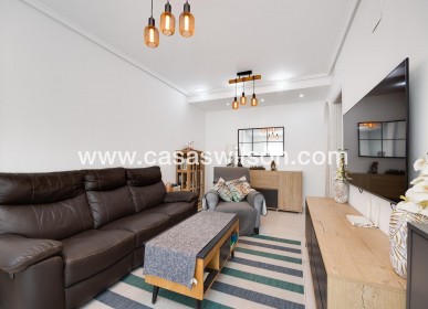 Sale - Townhouse - Torrevieja - Aguas Nuevas