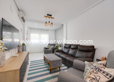 Sale - Townhouse - Torrevieja - Aguas Nuevas