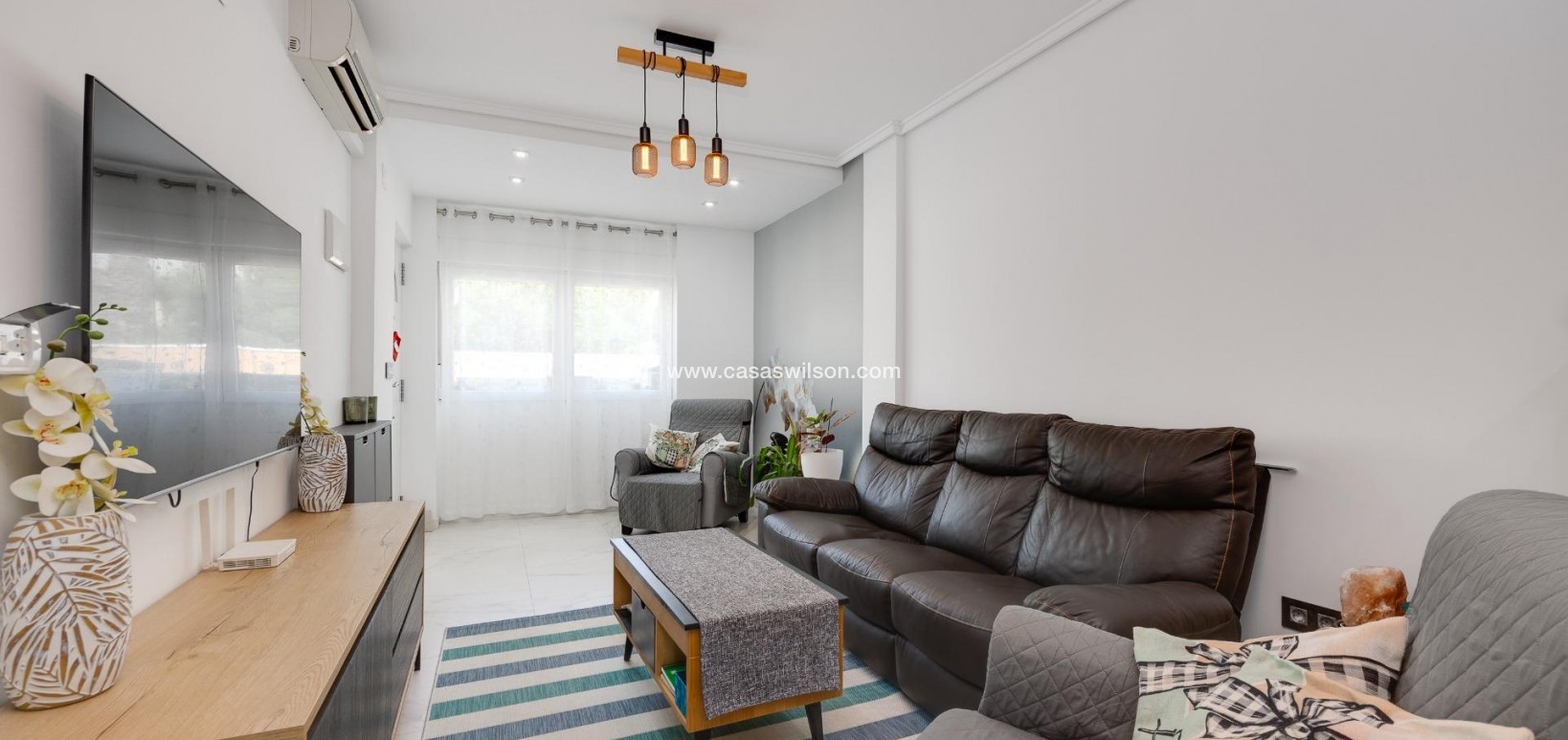Sale - Townhouse - Torrevieja - Aguas Nuevas