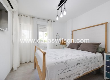 Sale - Townhouse - Torrevieja - Aguas Nuevas