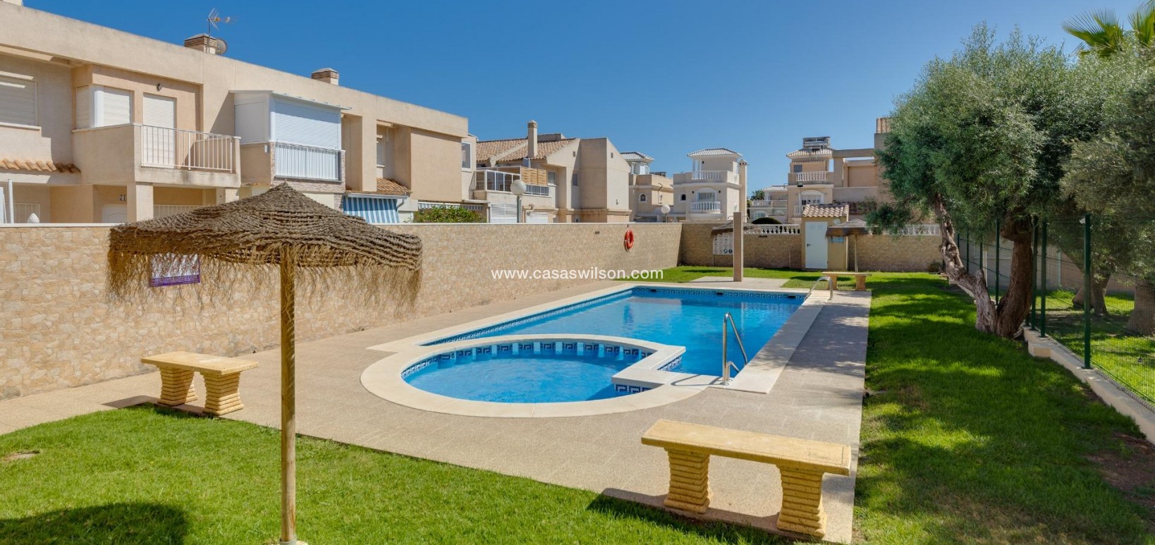 Sale - Townhouse - Torrevieja - Aguas Nuevas