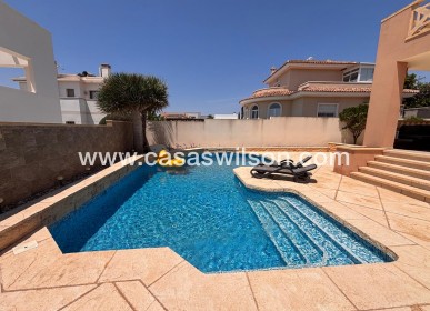 Sale - Villa - Urbanización Ciudad Quesada