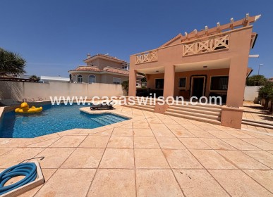 Sale - Villa - Urbanización Ciudad Quesada