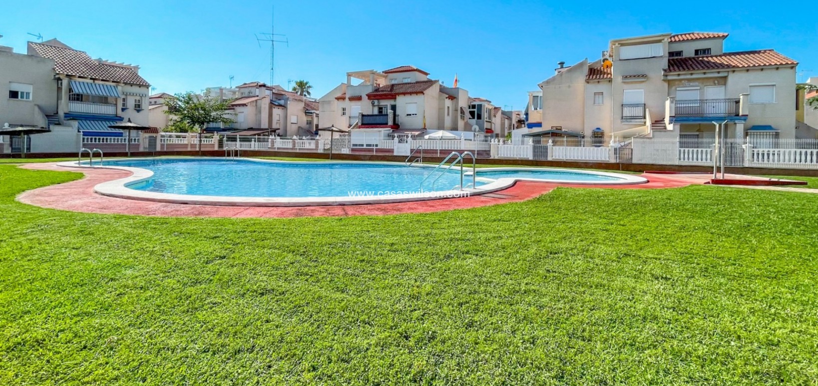 Sale - Bungalow - Orihuela Costa - Costa Blanca