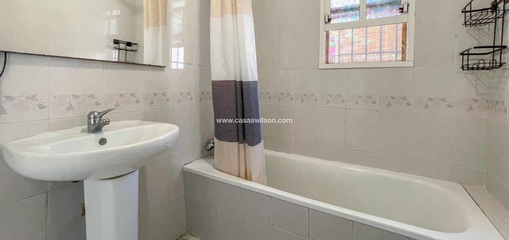 Sale - Bungalow - Orihuela Costa - Costa Blanca