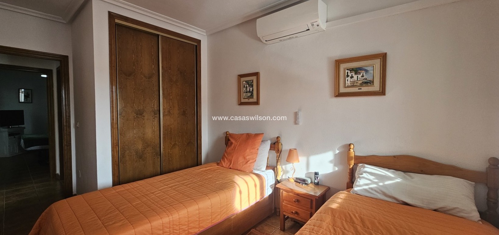 Sale - Bungalow - La Zenia - Costa Blanca