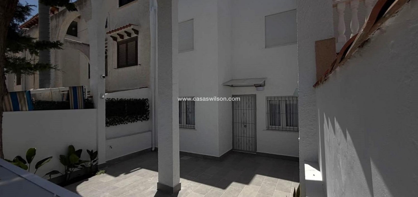 Sale - Townhouse - Torrevieja - Calas blanca