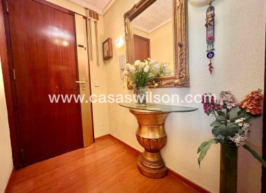 Sale - Apartment - Torrevieja - Centro