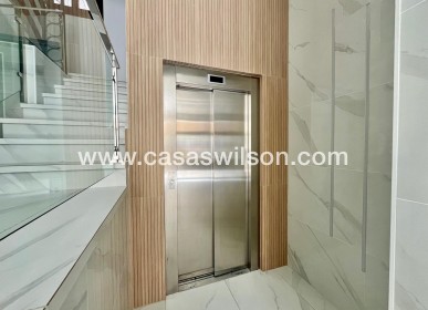 Sale - Apartment - Torrevieja - Centro