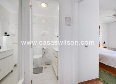 Sale - Apartment - Torrevieja - Centro