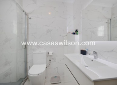 Sale - Apartment - Torrevieja - Centro