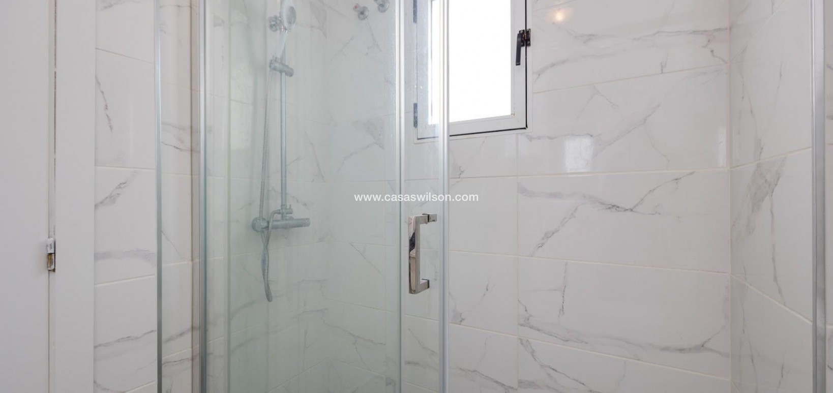 Sale - Apartment - Torrevieja - Centro