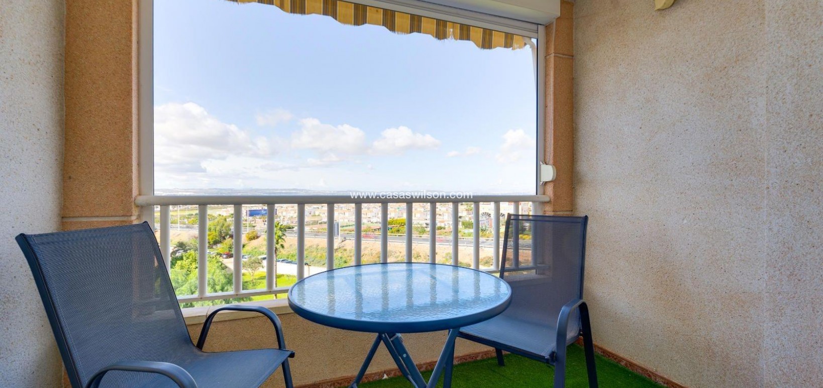Sale - Apartment - Torrevieja - Centro