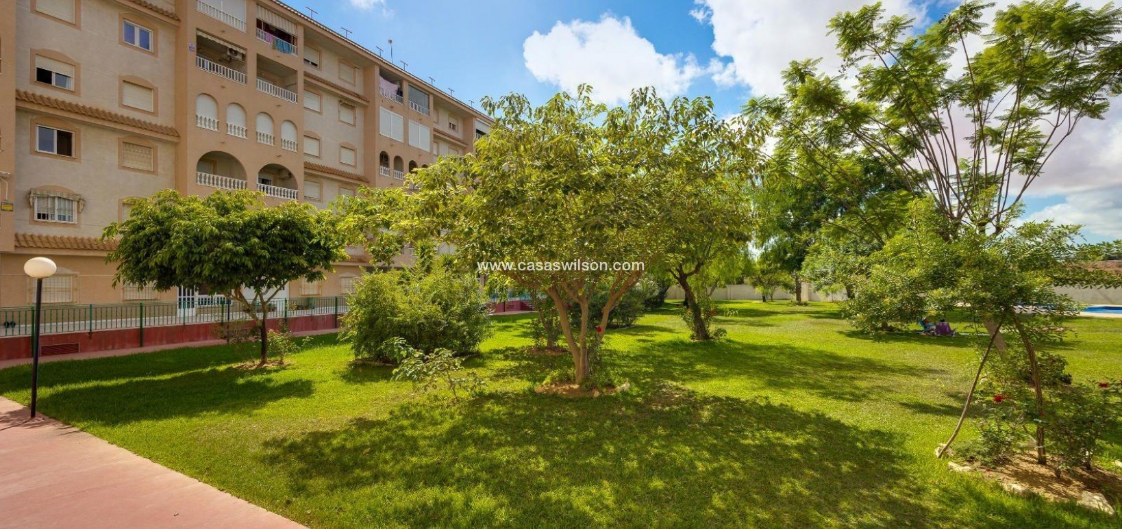 Sale - Apartment - Torrevieja - Centro