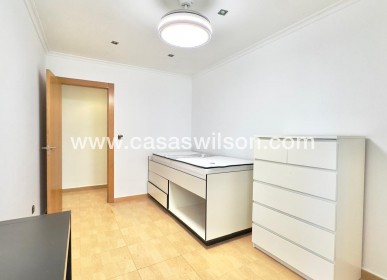 Sale - Apartment - Torrevieja - Centro