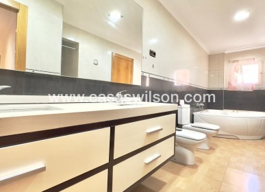 Sale - Apartment - Torrevieja - Centro