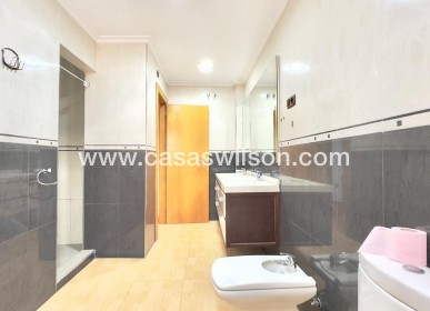 Sale - Apartment - Torrevieja - Centro