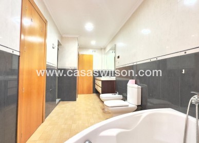 Venta - Apartamento - Torrevieja - Centro