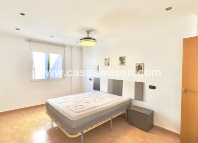 Sale - Apartment - Torrevieja - Centro