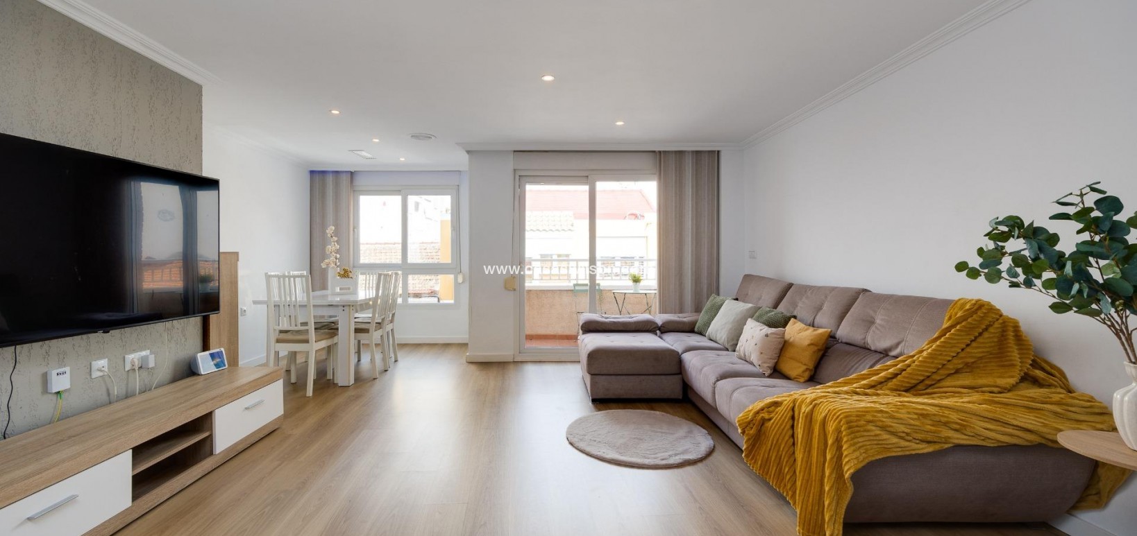 Sale - Apartment - Torrevieja - Centro