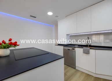 Sale - Apartment - Torrevieja - Centro