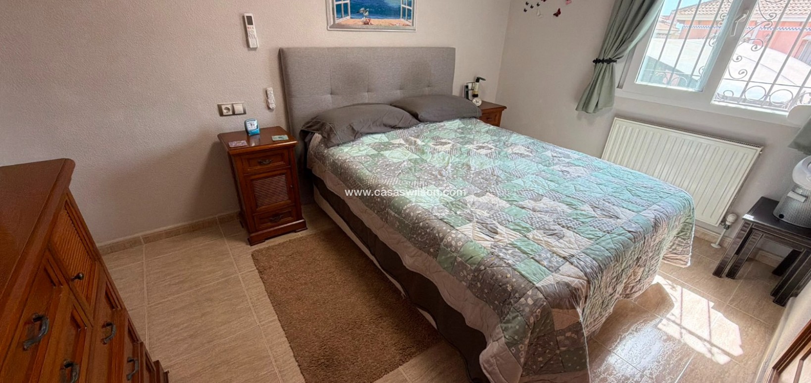 Sale - Villa - Los Montesinos - La Herrada