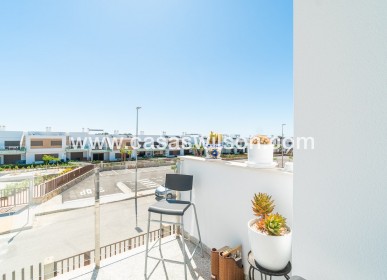 Venta - Apartment - Top Floor - Orihuela Costa - Vistabella Golf