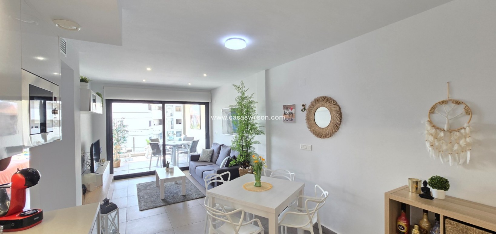 Sale - Apartment / Flat * - Orihuela Costa - Villamartín *