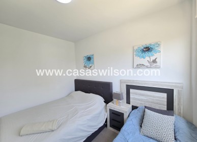 Sale - Apartment / Flat * - Orihuela Costa - Villamartín *
