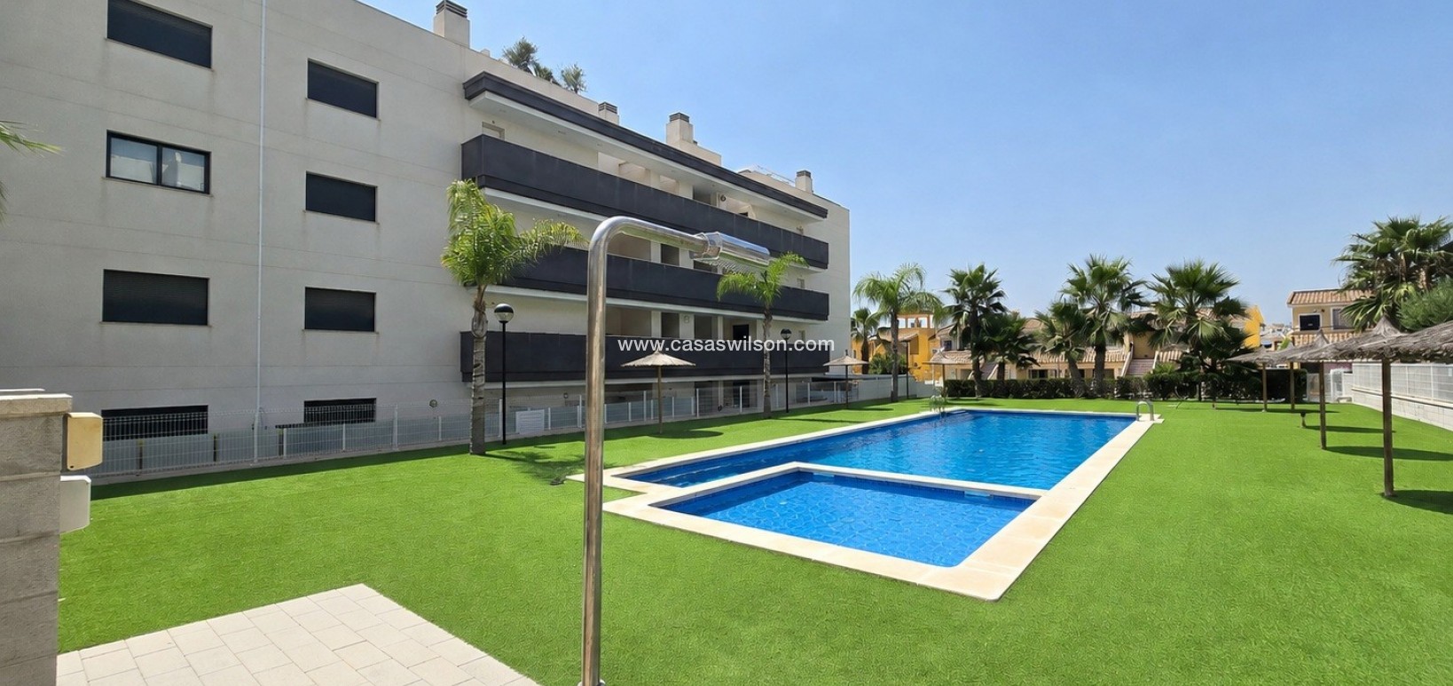 Sale - Apartment / Flat * - Orihuela Costa - Villamartín *