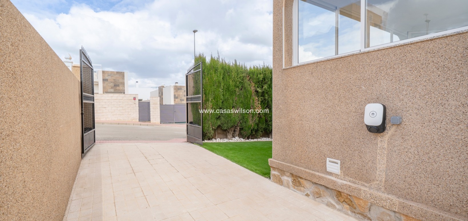 Sale - Villa - Orihuela Costa - PAU 26