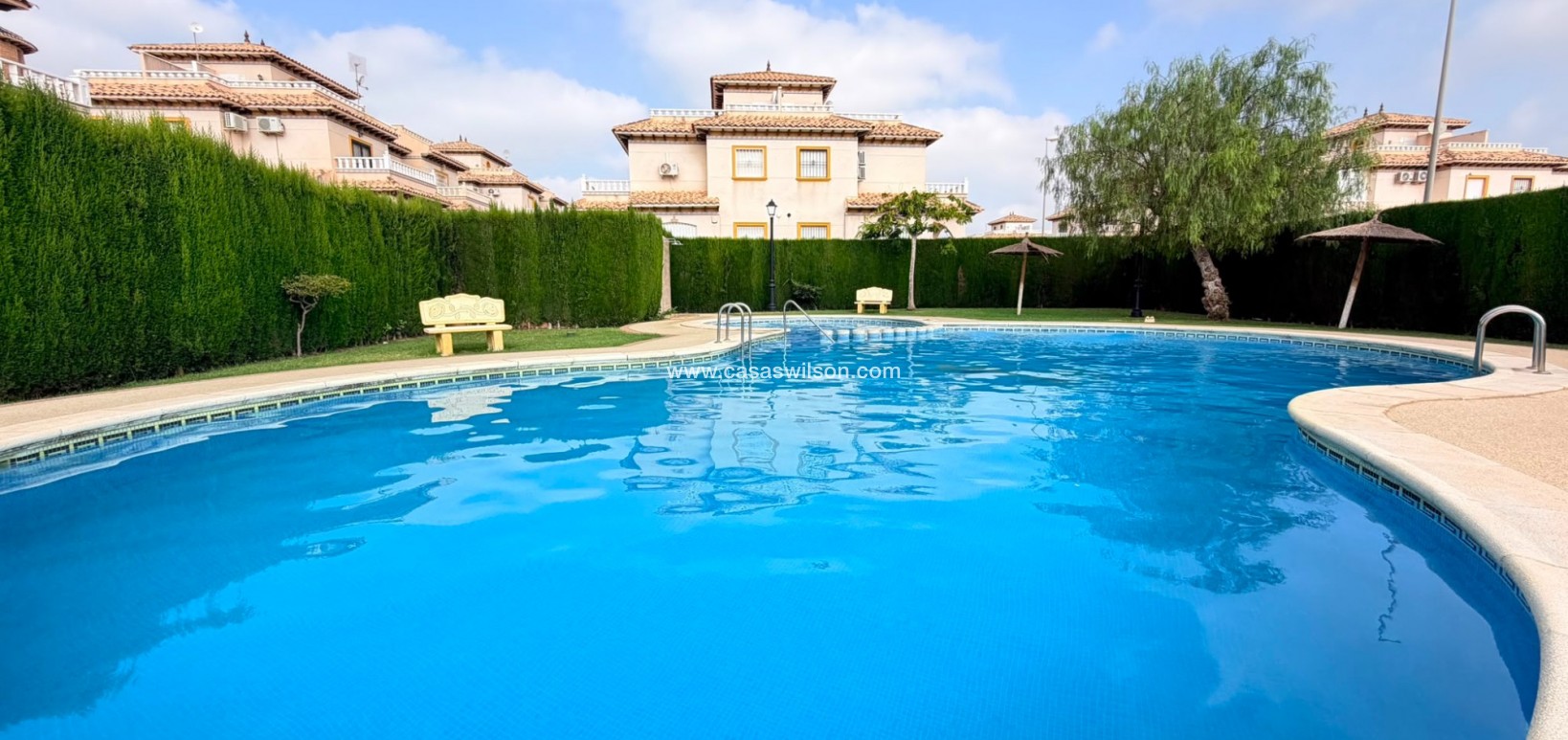 Sale - Villa - Lomas De Cabo Roig - Orihuela Costa