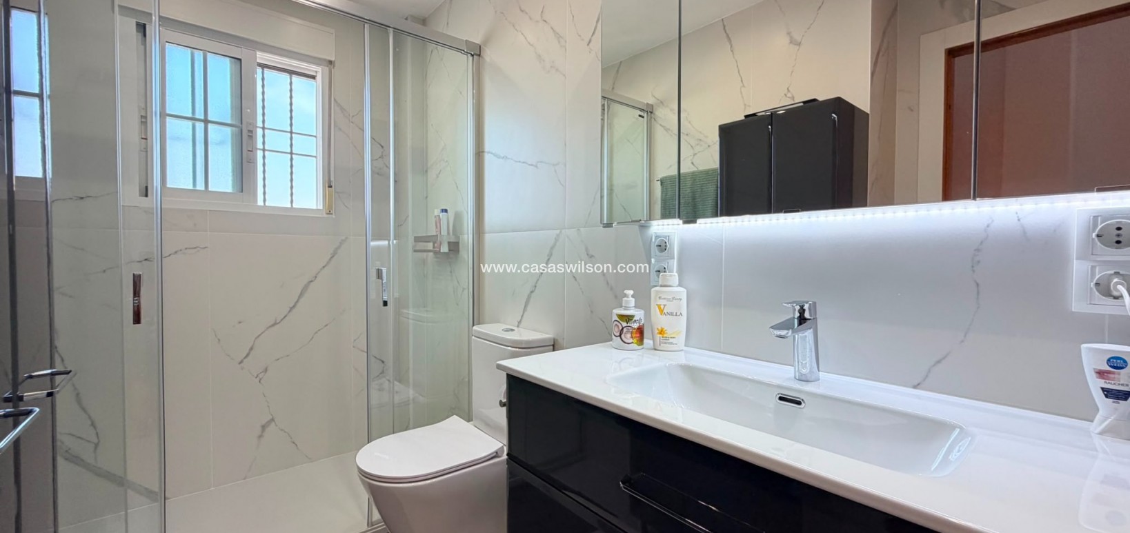 Sale - Villa - Lomas De Cabo Roig - Orihuela Costa