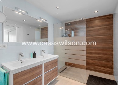 Bestaande bouw - Villa - La Marina