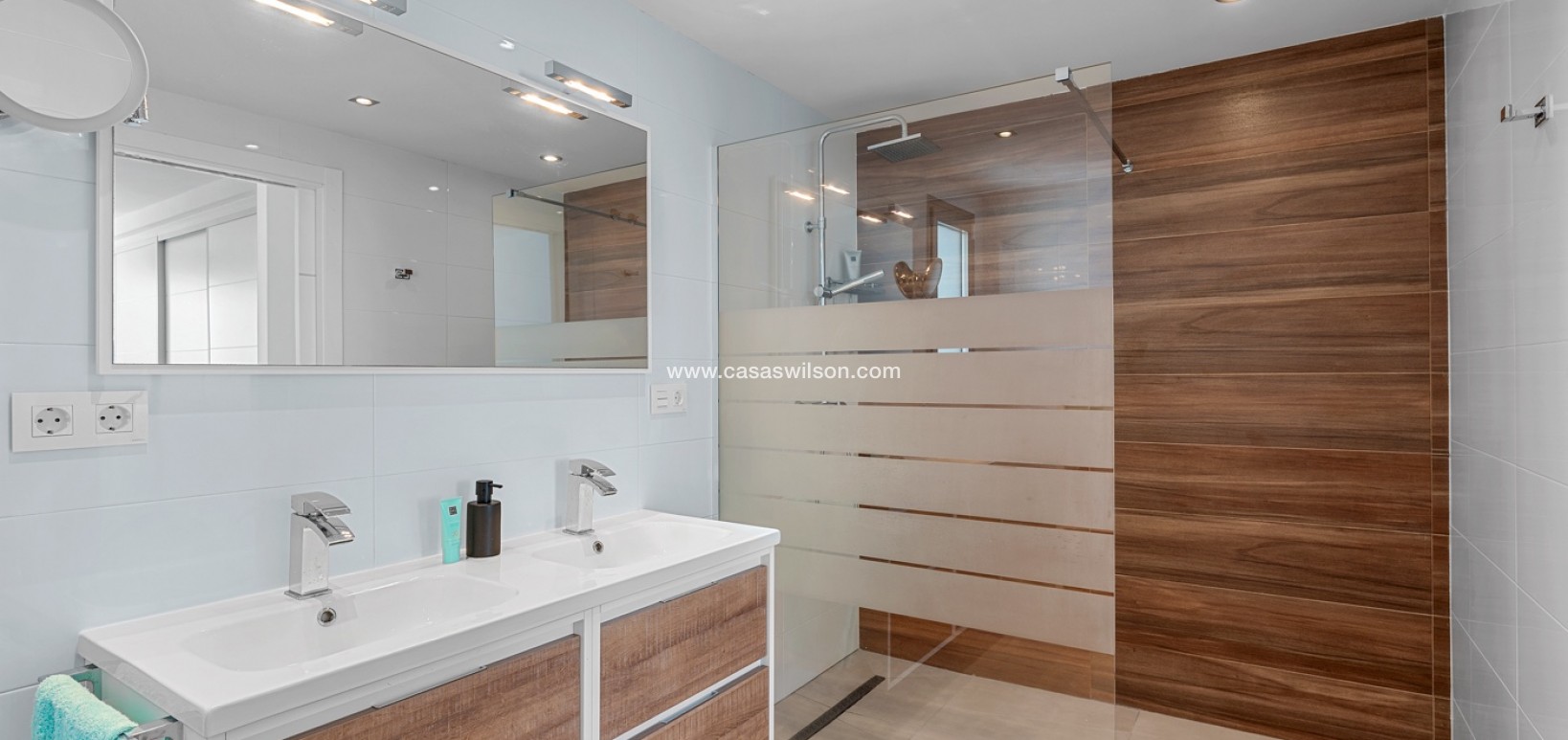 Bestaande bouw - Villa - La Marina