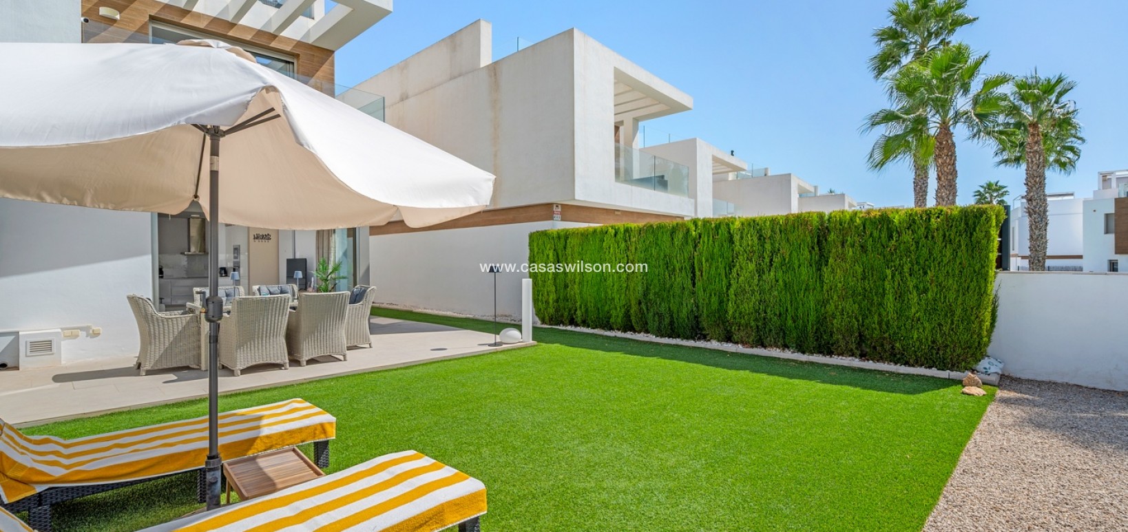Sale - Villa - Orihuela Costa - Villamartín