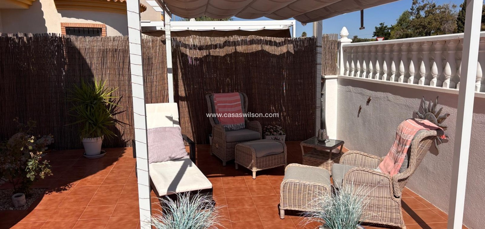Sale - Villa - El Campo