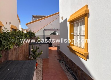 Sale - Villa - El Campo