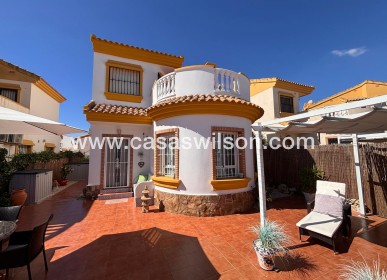 Sale - Villa - El Campo
