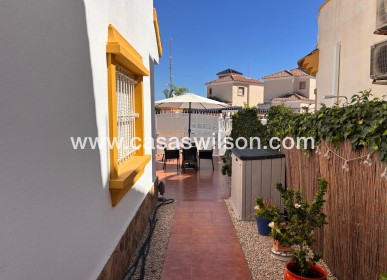 Sale - Villa - El Campo