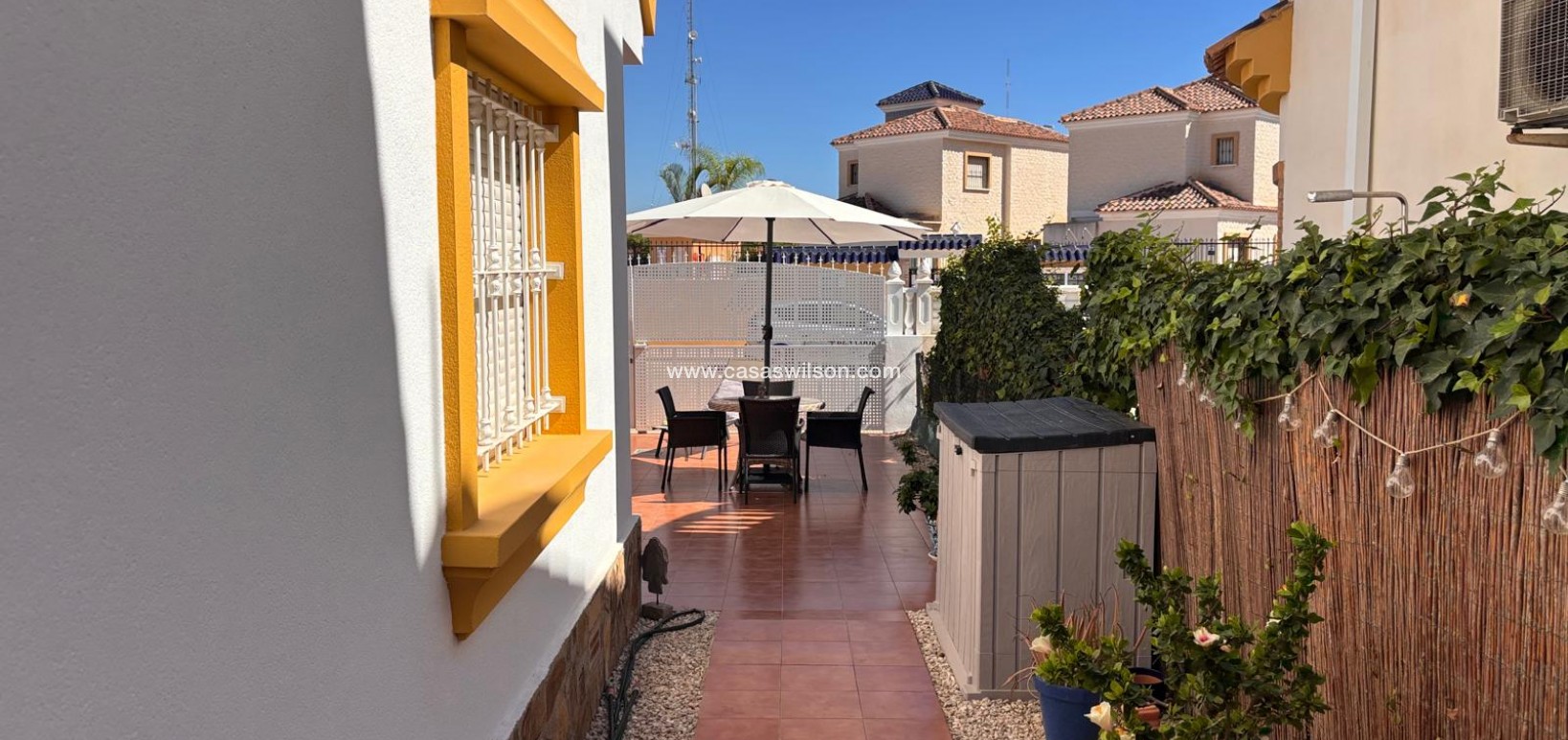 Sale - Villa - El Campo
