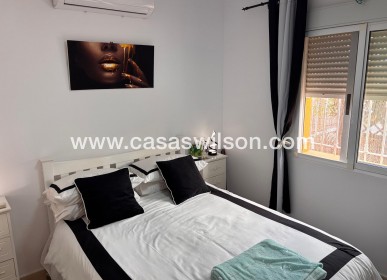 Sale - Villa - El Campo