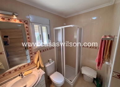 Sale - Villa - El Campo