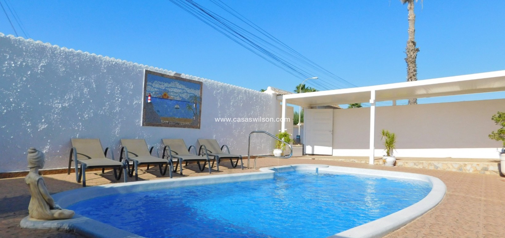 Sale - Villa - Torrevieja - San Luis