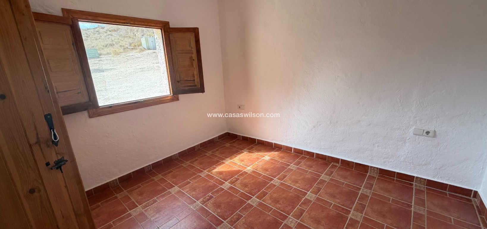 Sale - Country Property - 